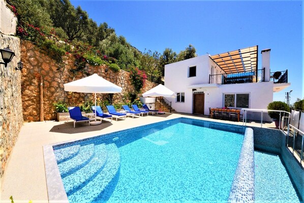 Front of property - Villa Feni (Kas)