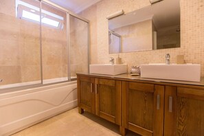 Villa | Bathroom | Separate tub and shower, deep soaking tub - Villa Gonio (Kas)