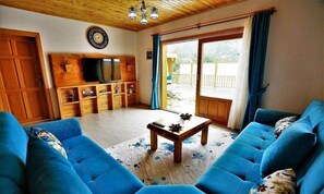 Villa, Pool View | Living room