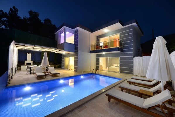 Front of property – evening/night