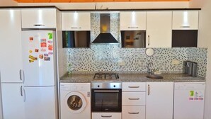 Villa | Private kitchenette | Full-size fridge, oven, stovetop, dishwasher - Villa Labne 1 (Kas)