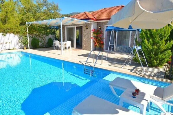 Private pool