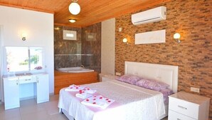 Villa | Desk - Villa Labne 1 (Kas)