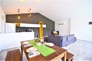 Villa | Wohnbereich | LCD-Fernseher