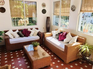 TV, fireplace, foosball, books