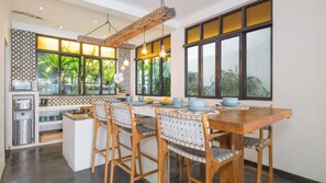 Family Villa, 4 Bedrooms | Dining room - Villa Metisse by Villa Finder (Seminyak)
