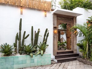 Property entrance - Villa Metisse by Villa Finder (Seminyak)