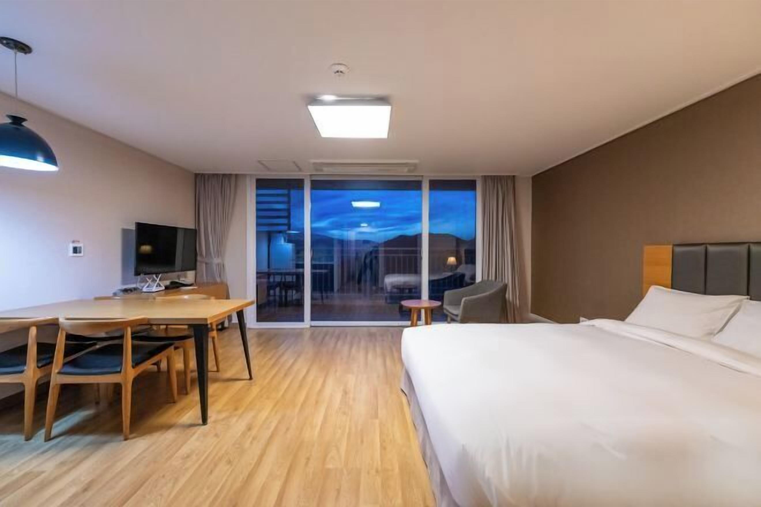 Blackout drapes, free WiFi, bed sheets, wheelchair access