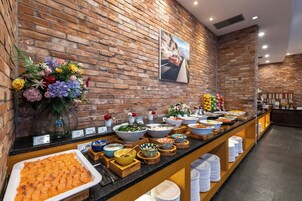 Desayuno buffet todos los días (con cargo)