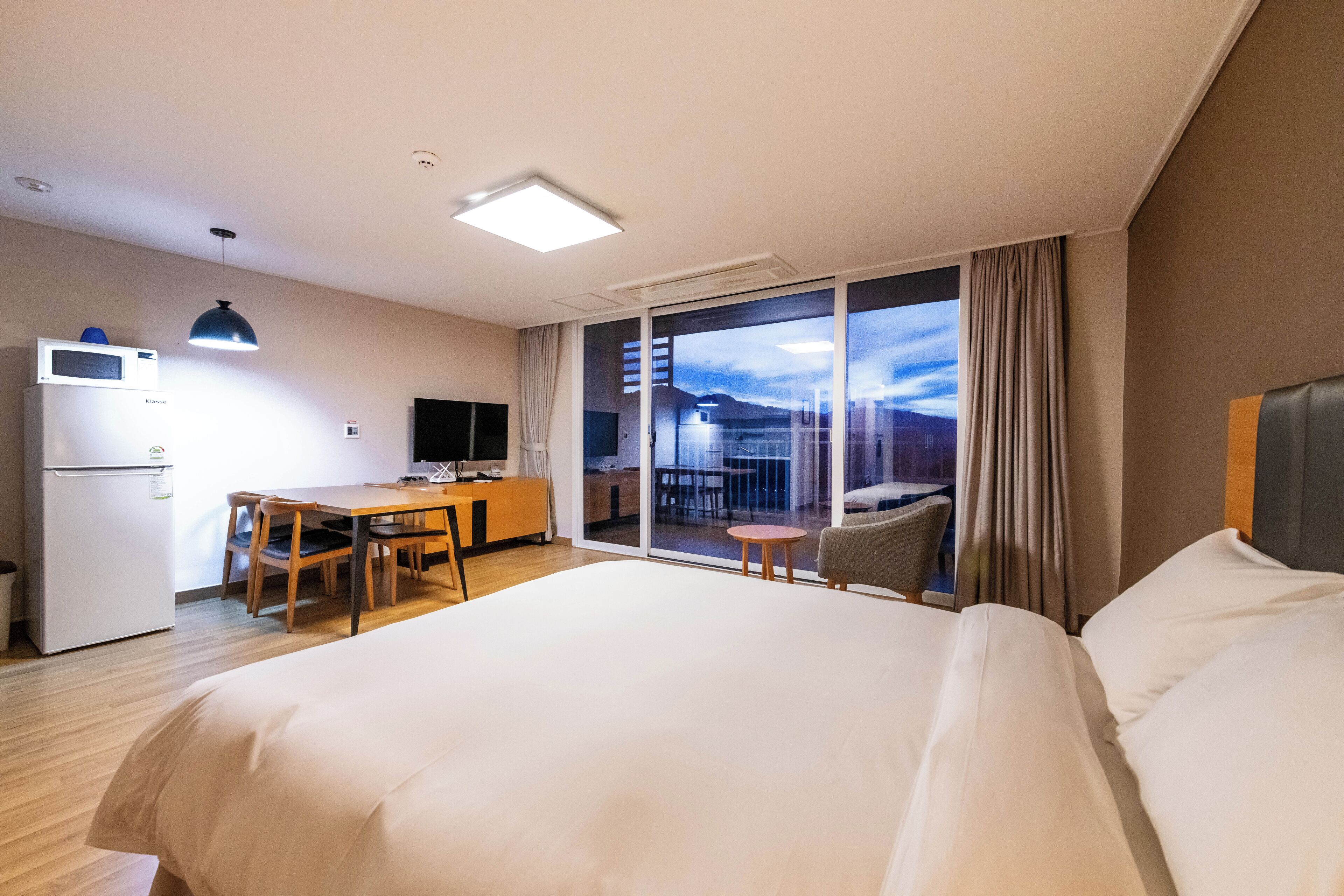 Blackout drapes, free WiFi, bed sheets, wheelchair access