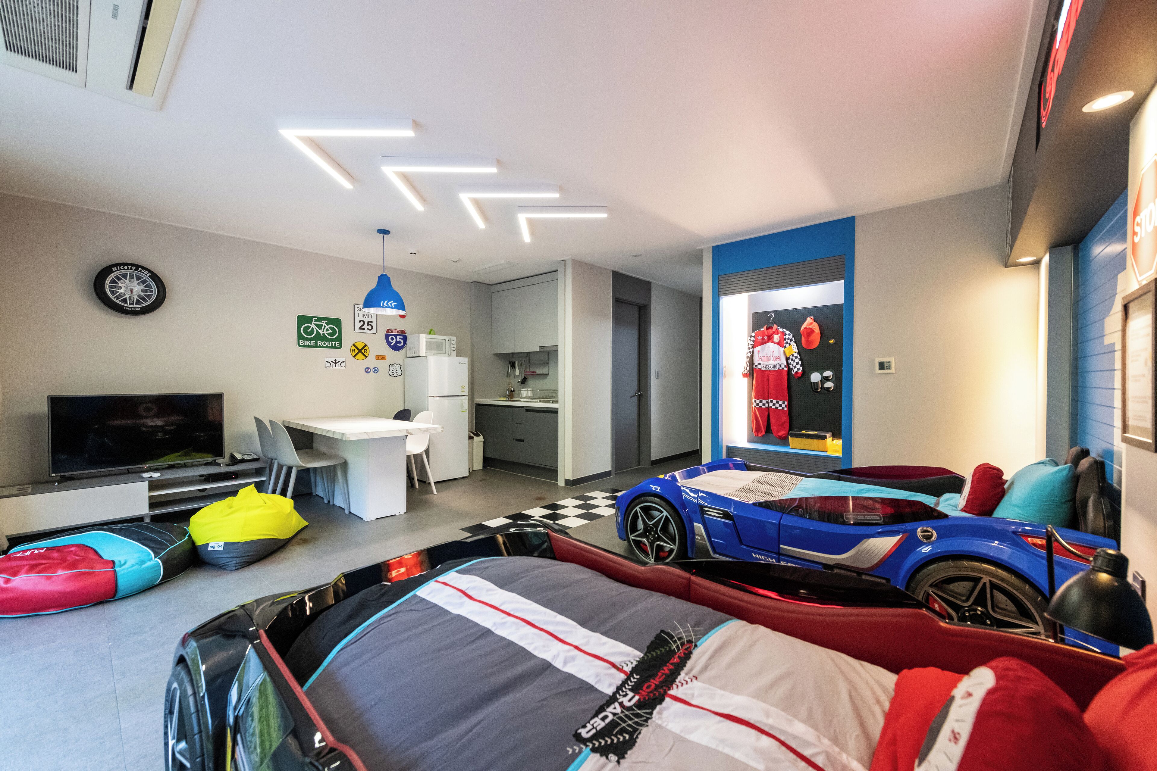 Cortinas blackout, wifi gratis y ropa de cama 