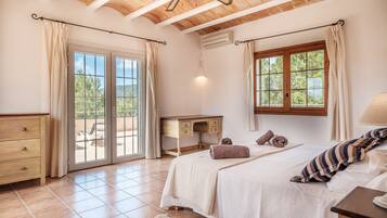 4 habitaciones, tabla de planchar con plancha y wifi gratis