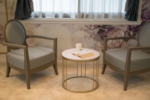 Superior King Room (Nuance) | In-room dining