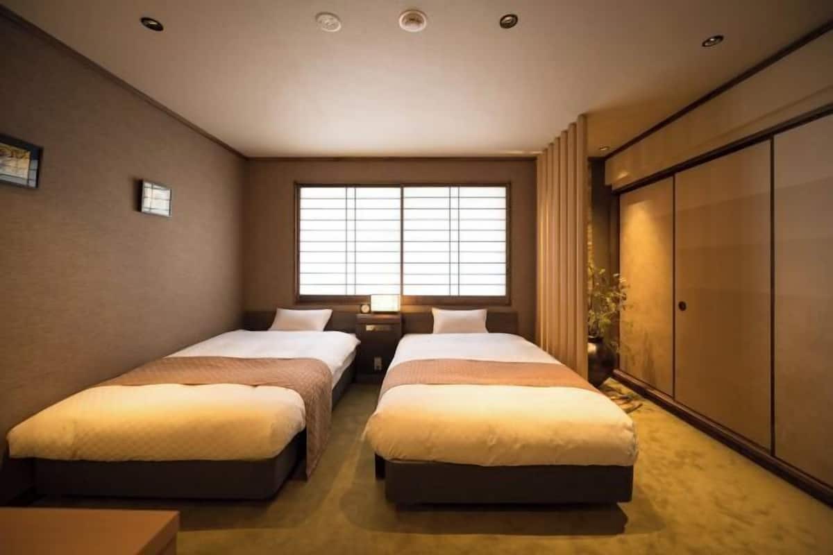 1 bedroom, in-room safe, iron/ironing board, free WiFi