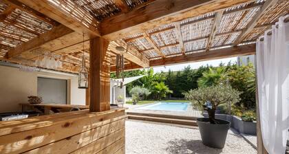 Beautiful villa with private pool and jacuzzi near the sea