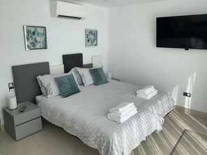 5 bedrooms, in-room safe, iron/ironing board, WiFi