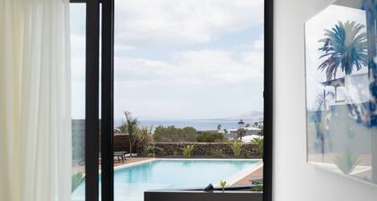 Luxurious 5 bed 4 bath villa in Los Mojones with stunning views and facilities