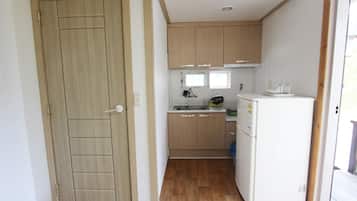 Bungalow | Private kitchenette | Fridge