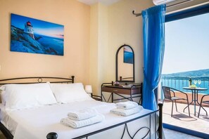 Villa, 3 Schlafzimmer, eigener Pool, Meerblick | 3 Schlafzimmer, kostenlose Babybetten, kostenloses WLAN, Bettwäsche