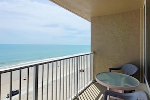 Property grounds - Oceanfront Studio | Balcony Open | Great Value | Free Daily Activities Included (Daytona Beach Shores)