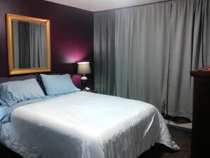 1 habitación, tabla de planchar con plancha, wifi gratis y ropa de cama 