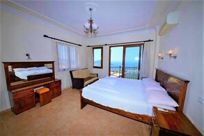 Villa | Desk - Villa Mava (Kas)