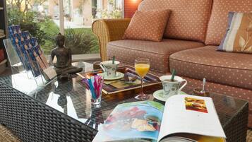 Couples treatment rooms, hot tub, steam room, Turkish bath