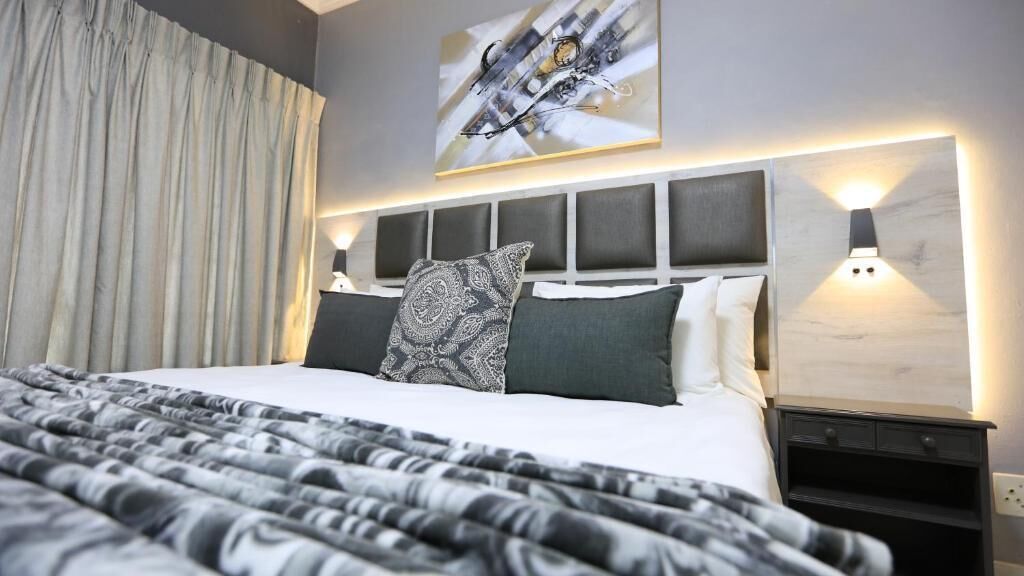 Desk, blackout drapes, free WiFi, bed sheets