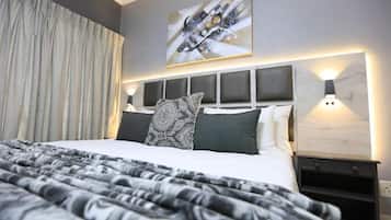 Desk, blackout drapes, free WiFi, bed sheets