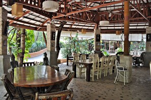 Breakfast, lunch and dinner served - The Jungle House Khaoyai (Pak Chong)