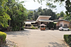 Ngoại thất