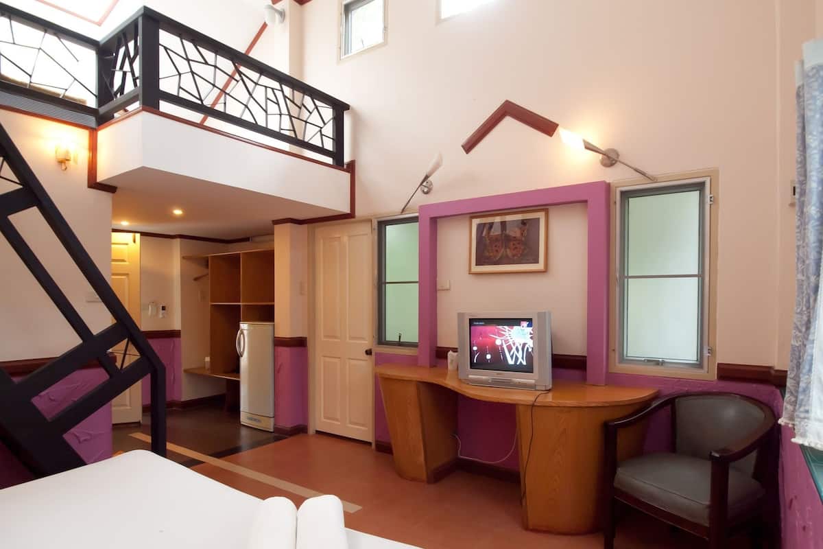 Superior Room with Balcony | Cortinas opacas