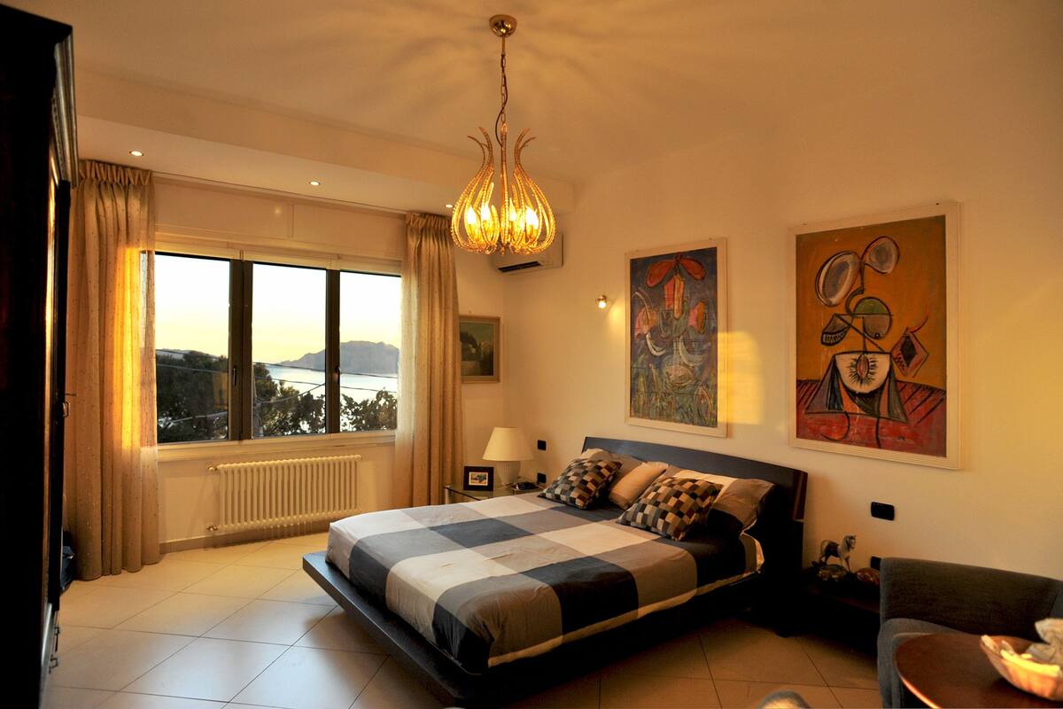 Deluxe Double Room, Sea View | Individually furnished, blackout drapes, free cribs/infant beds