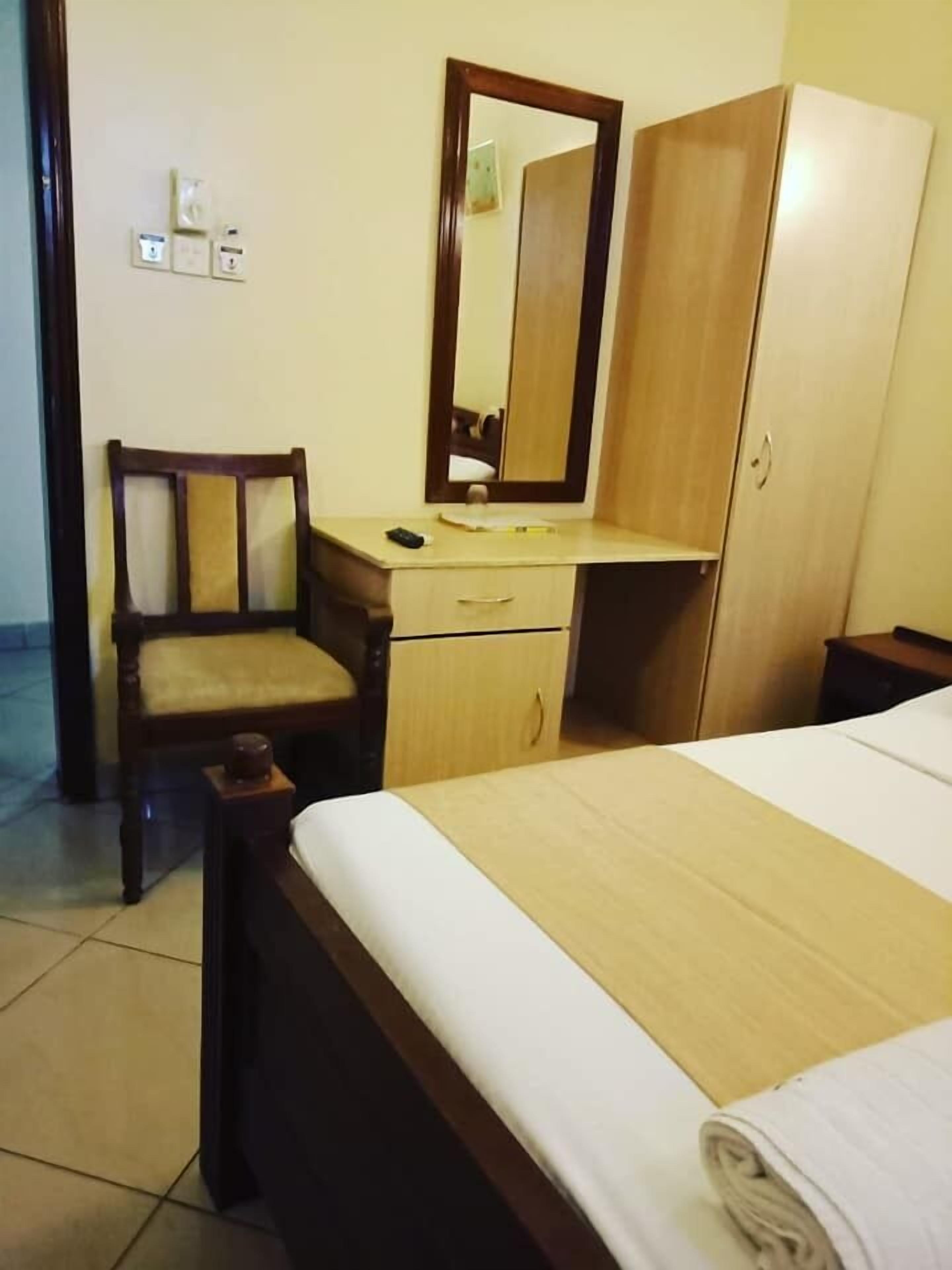 double room | iron/ironing board, free wifi, bed sheets