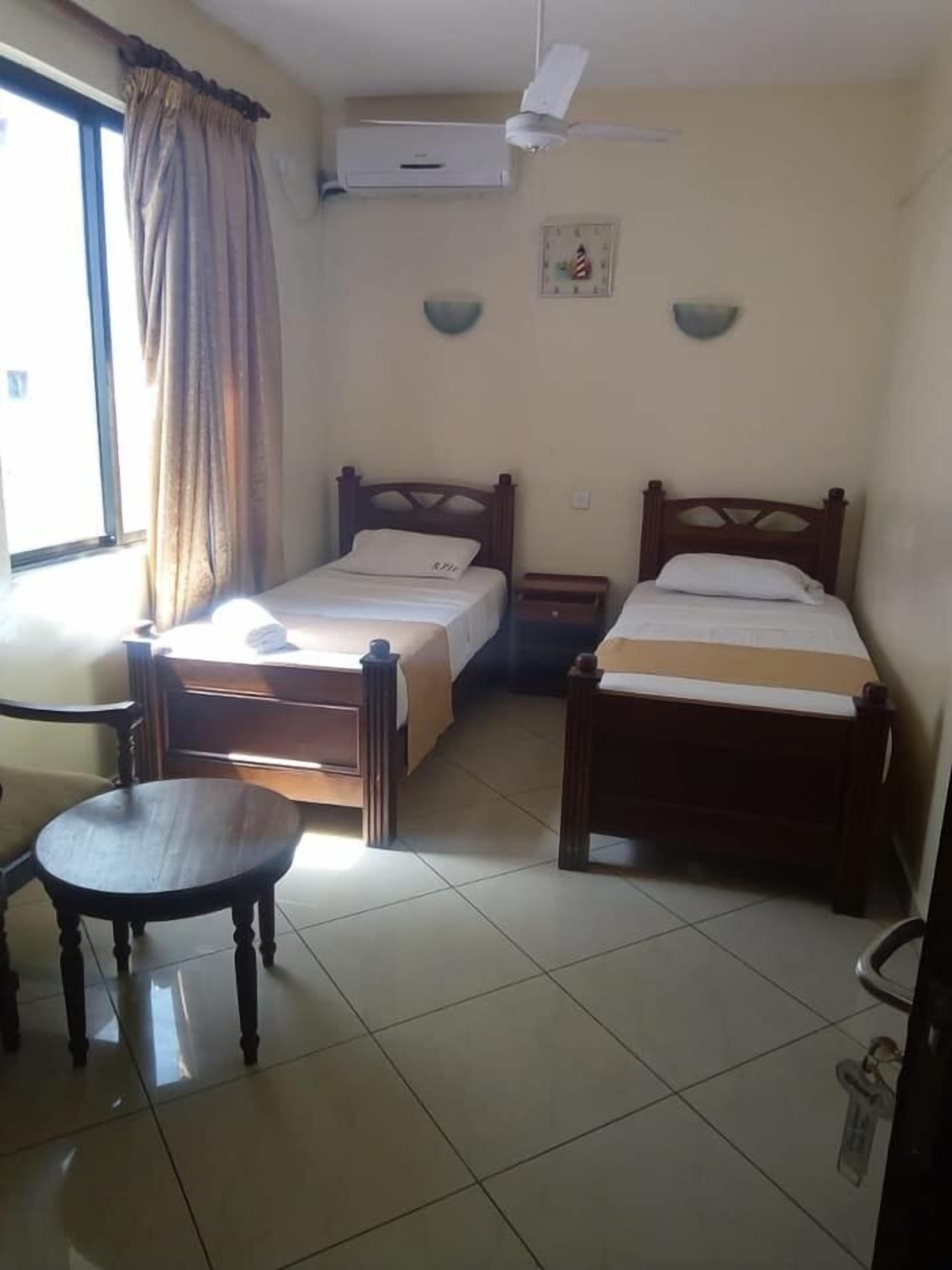 twin room | iron/ironing board, free wifi, bed sheets