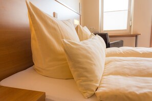 Soundproofing, free WiFi, bed sheets, wheelchair access - Motel Am Bürgerpark (Werlte)