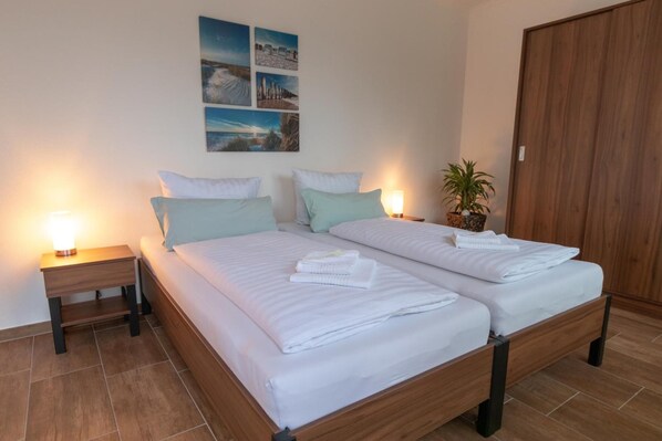 Basic Double or Twin Room | Soundproofing, free WiFi, bed sheets, wheelchair access