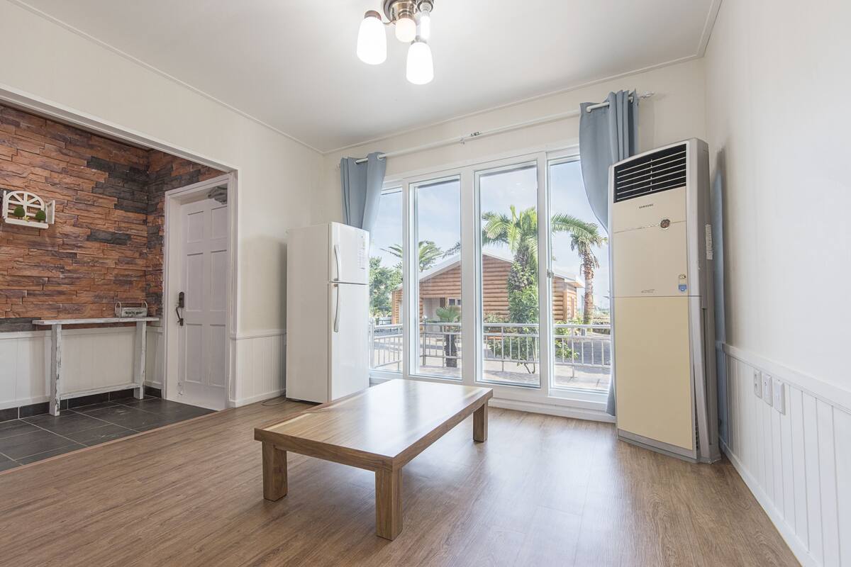 House, 2 Bedrooms (D) | Living room | 40-inch flat-screen TV with digital channels, TV, pay movies