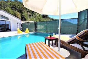 Private pool