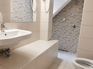 Double Room, Shared Bathroom | Bathroom | Shower