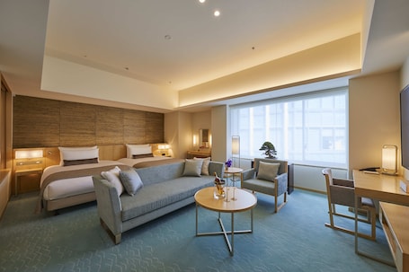 Premier Junior Suite Twin Room, Non Smoking | Hypo-allergenic bedding, free minibar, in-room safe, desk. The Kitano Hotel Tokyo