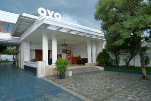 Exterior - Super OYO OYO Capital O 514 Omah Pari Boutique Hotel (Yogyakarta)