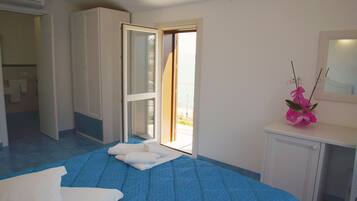 1 quarto, frigobar, escrivaninha, quartos à prova de som