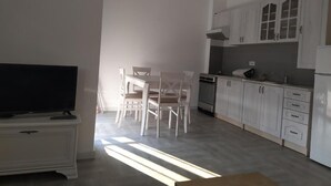 Stovetop, cookware/dishes/utensils - Apartment Filip (Bar)