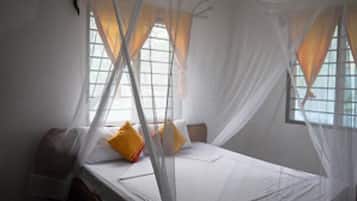 Double Room, Sea View | Desk, laptop workspace, rollaway beds, free WiFi