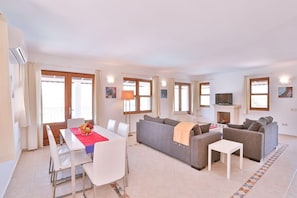 Villa, 3 Bedrooms | Living area