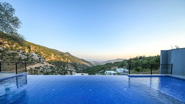 Outdoor pool, sun loungers - Villa Titan (Kas)