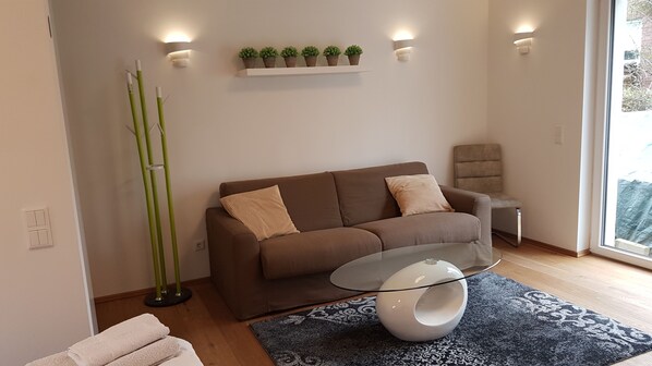Deluxe Apartment, 1 Queen Bed with Sofa bed (incl. end cleaning fee €35) | Living area