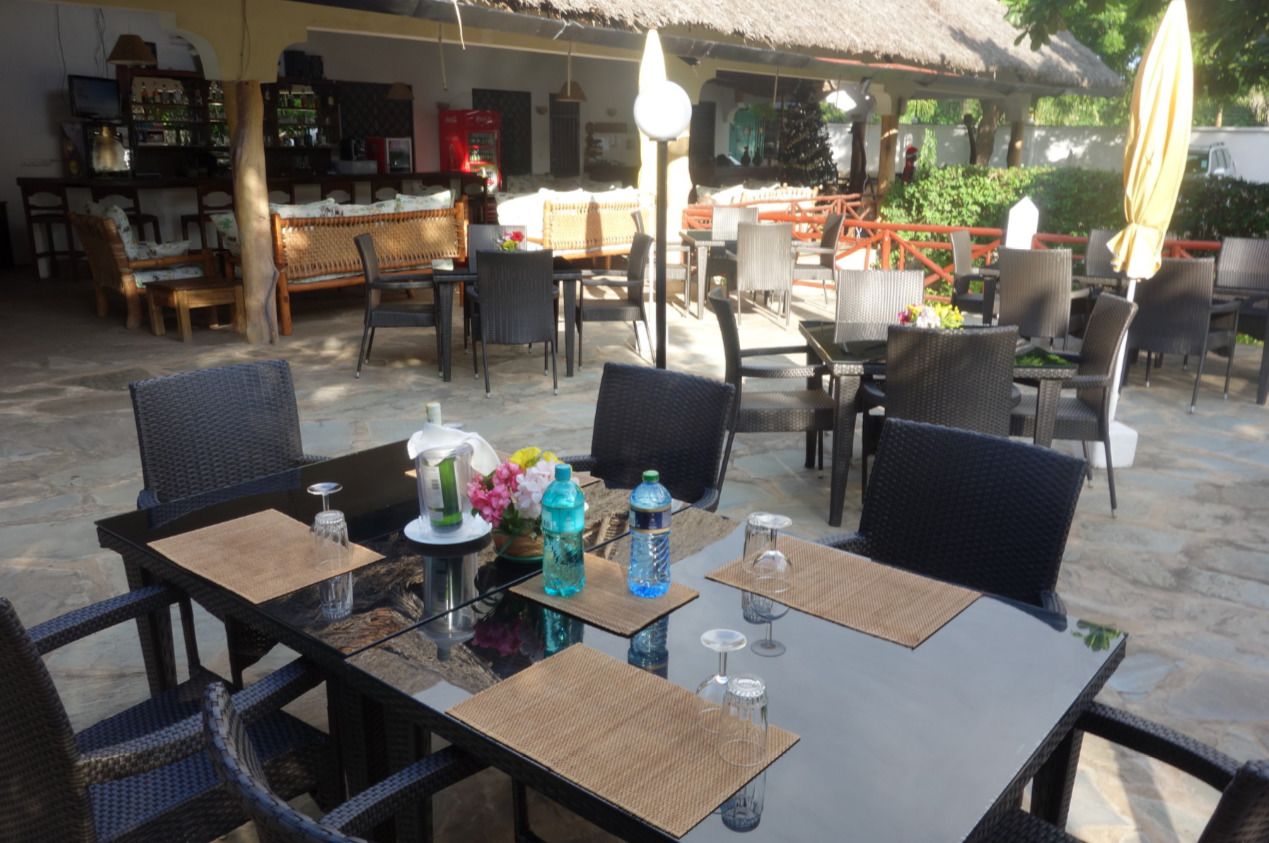 Se sirven desayunos, almuerzos y cenas; cocina local e internacional