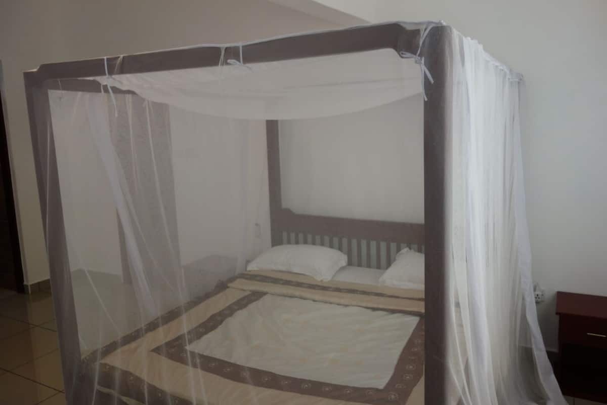 1 habitación y ropa de cama de alta calidad